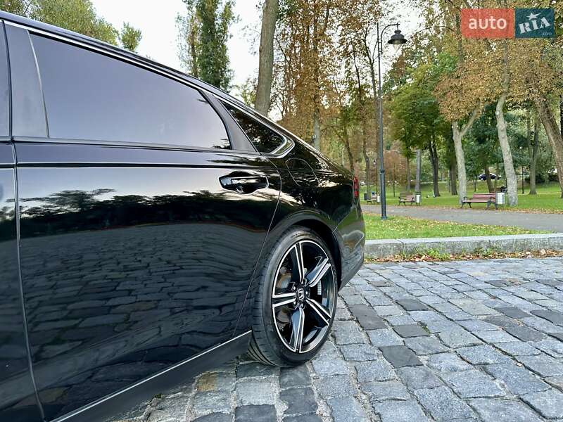 Седан Honda Accord 2023 в Киеве