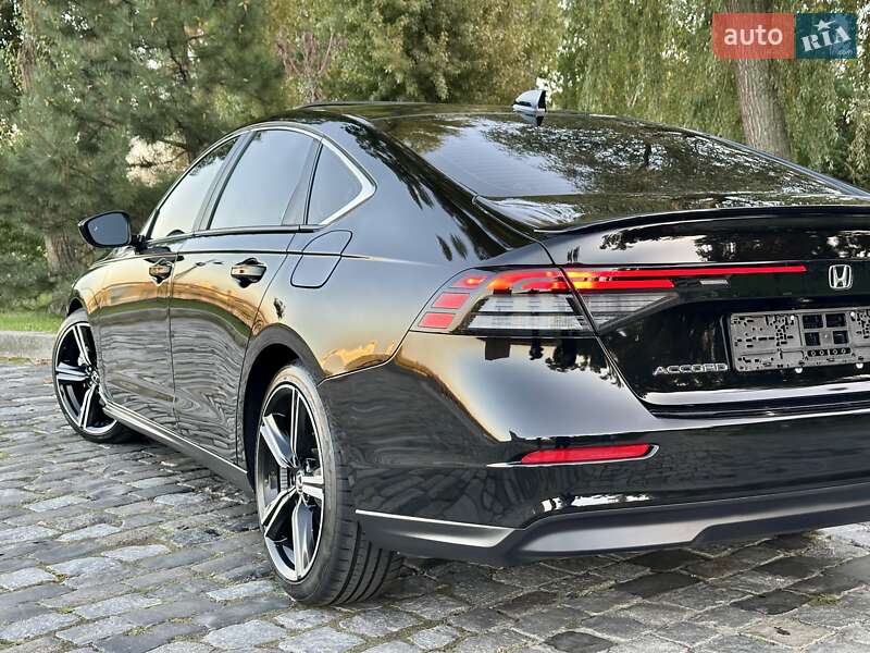 Седан Honda Accord 2023 в Киеве
