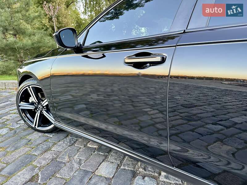 Седан Honda Accord 2023 в Киеве
