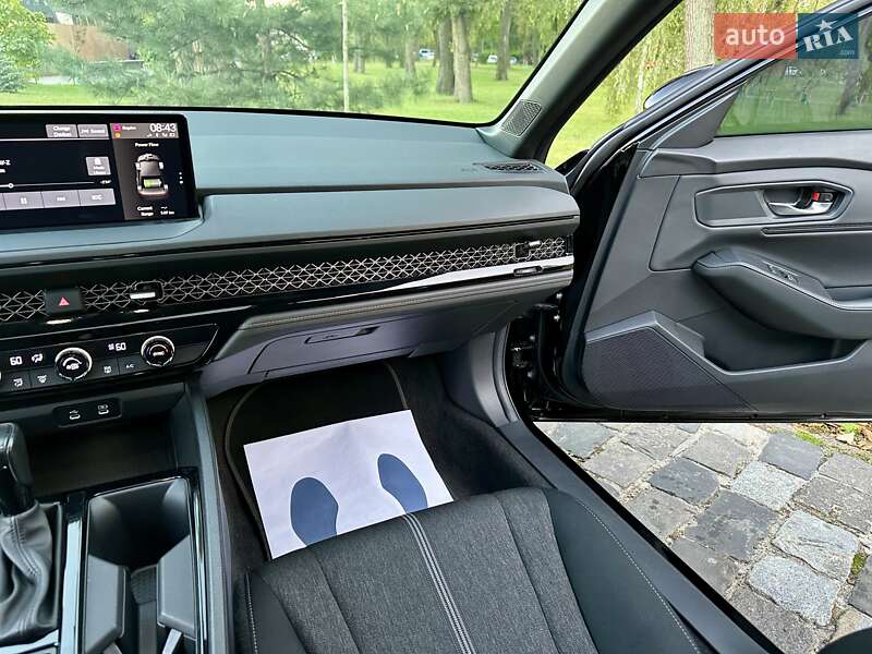 Седан Honda Accord 2023 в Киеве