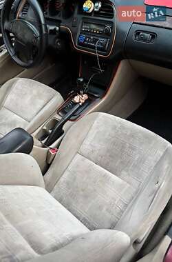 Седан Honda Accord 1999 в 