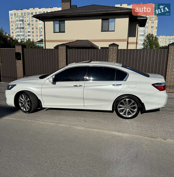 Седан Honda Accord 2013 в Киеве