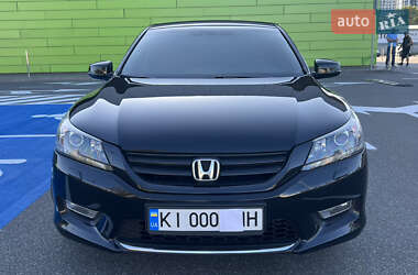Седан Honda Accord 2013 в 