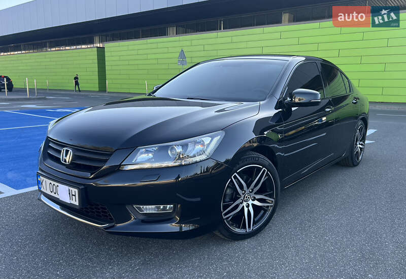Седан Honda Accord 2013 в 