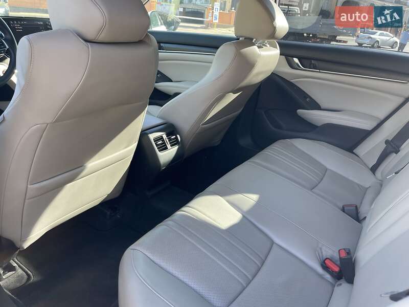 Седан Honda Accord 2018 в Одессе