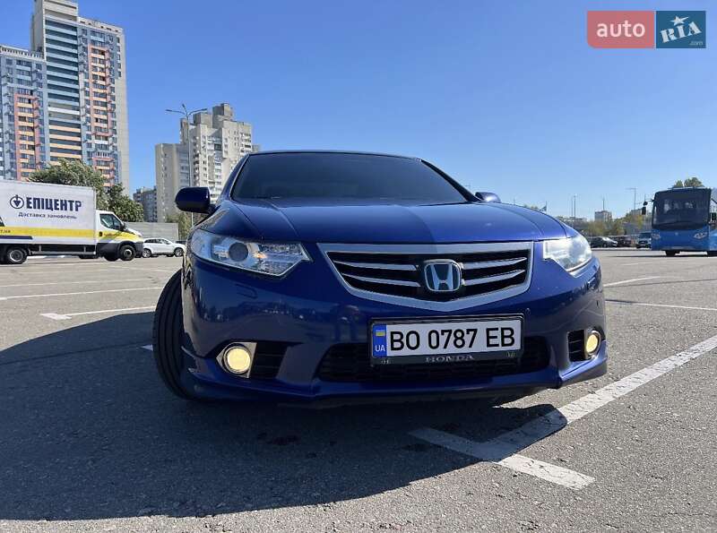 Седан Honda Accord 2012 в Києві