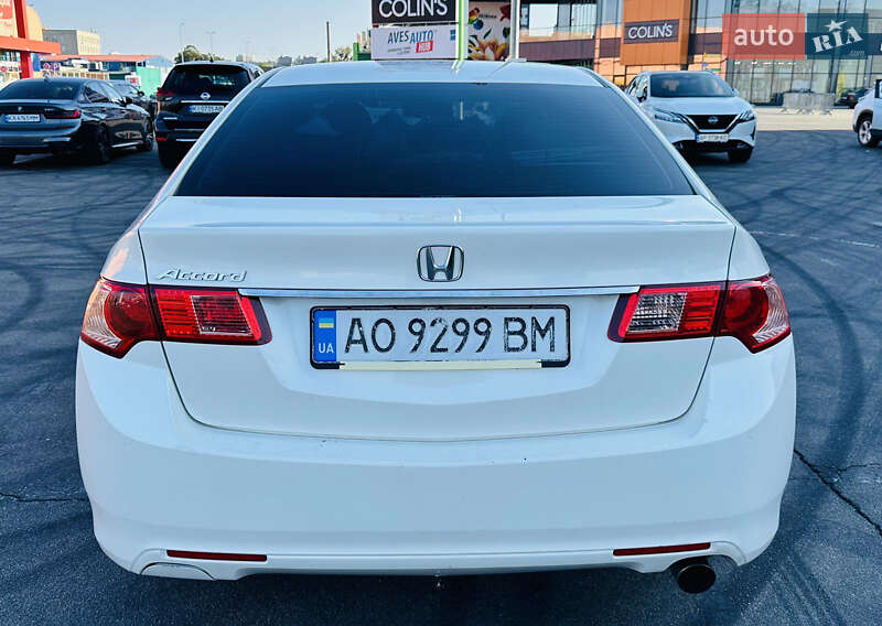 Седан Honda Accord 2011 в Киеве