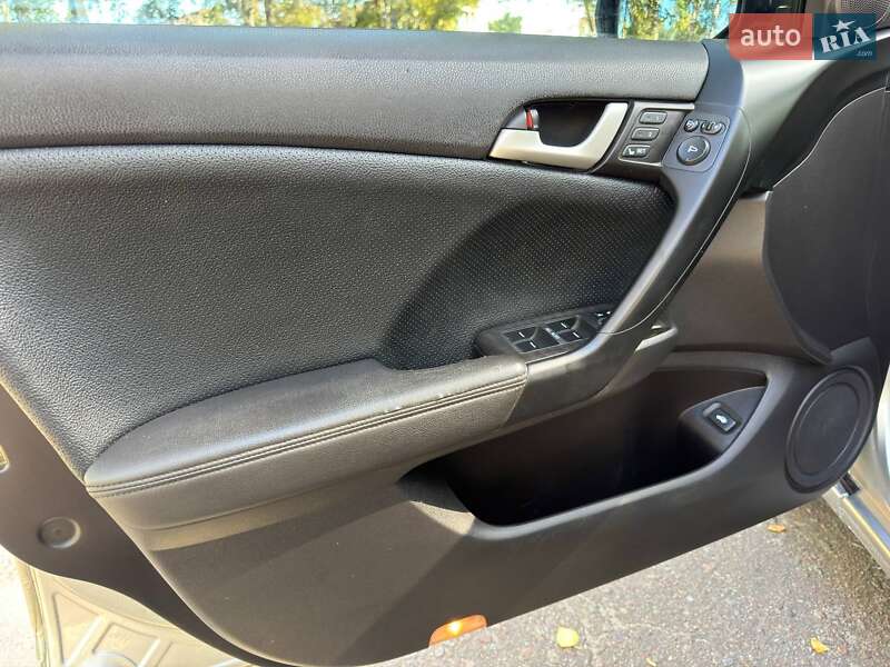 Седан Honda Accord 2011 в Ахтырке