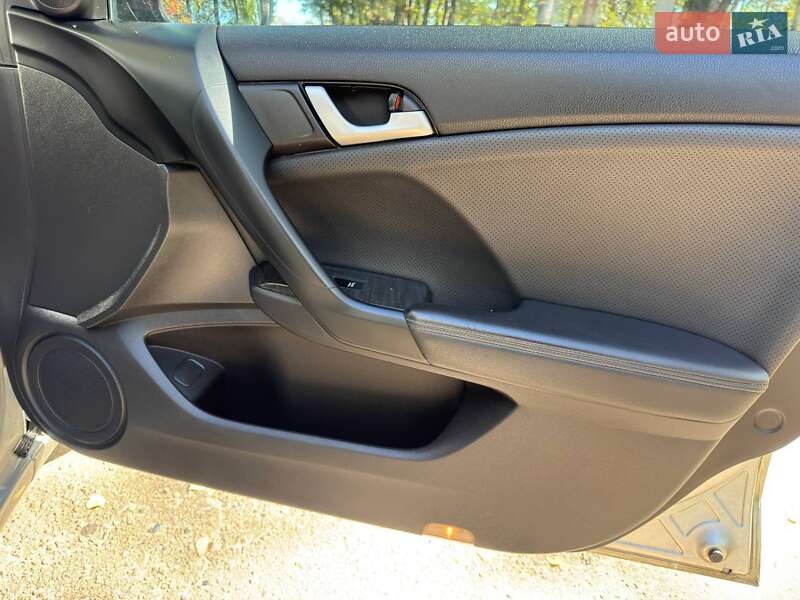 Седан Honda Accord 2011 в Ахтырке