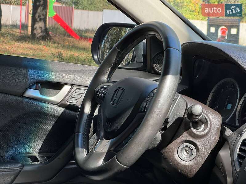 Седан Honda Accord 2011 в Ахтырке