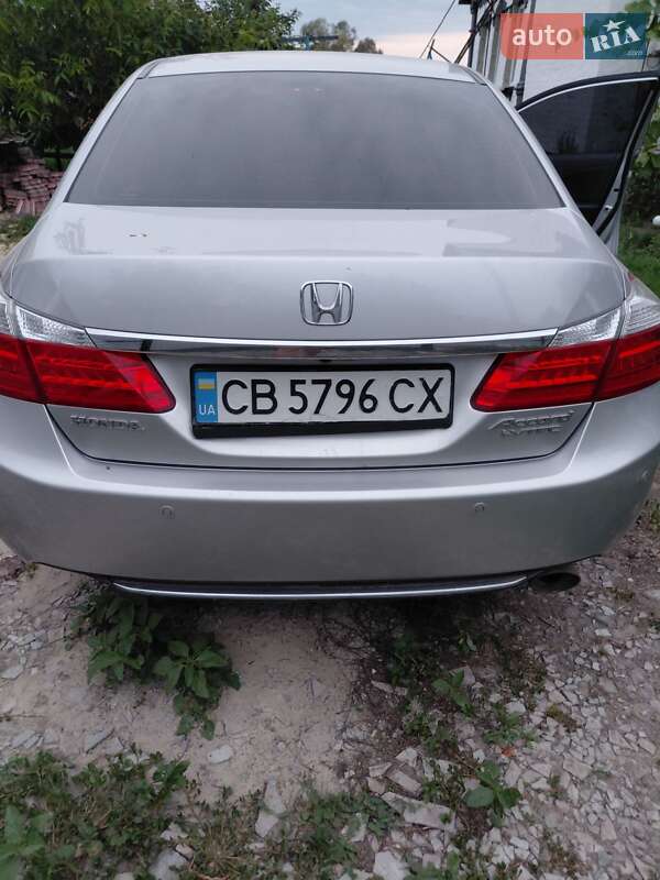 Седан Honda Accord 2013 в Сребном