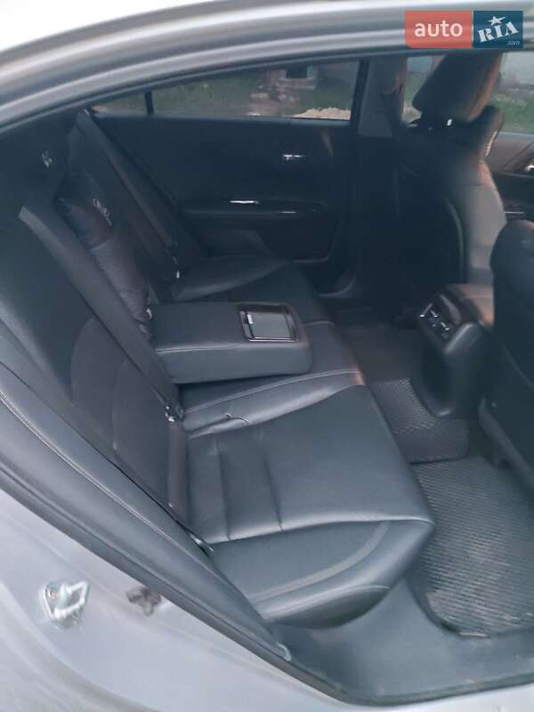 Седан Honda Accord 2013 в Сребном