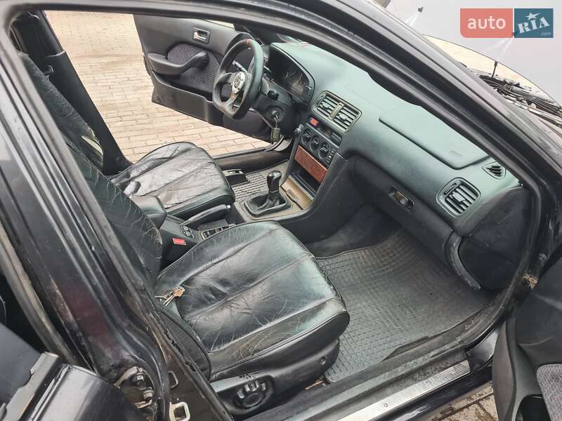 Седан Honda Accord 1994 в Чернівцях