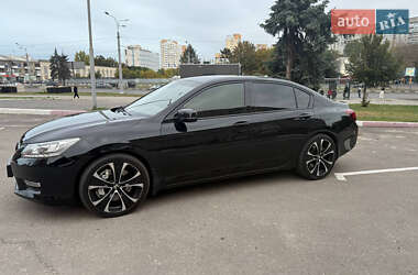 Седан Honda Accord 2013 в 