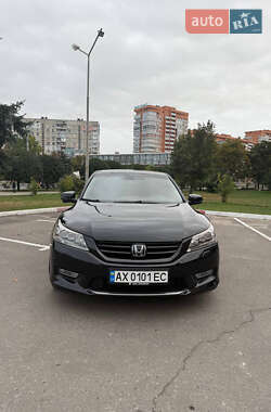 Седан Honda Accord 2013 в 