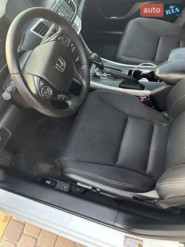 Седан Honda Accord 2015 в Хмельницькому