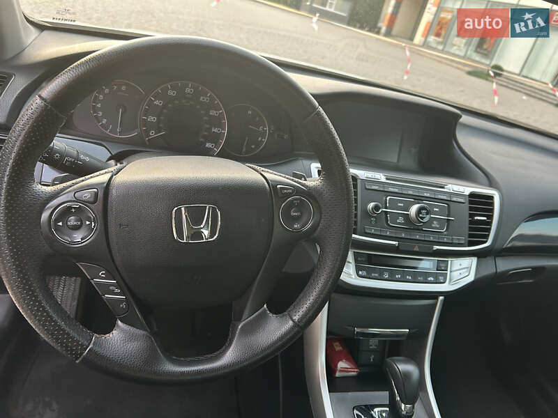Седан Honda Accord 2015 в Хмельницькому