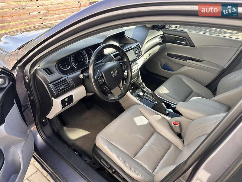 Седан Honda Accord 2015 в Запоріжжі