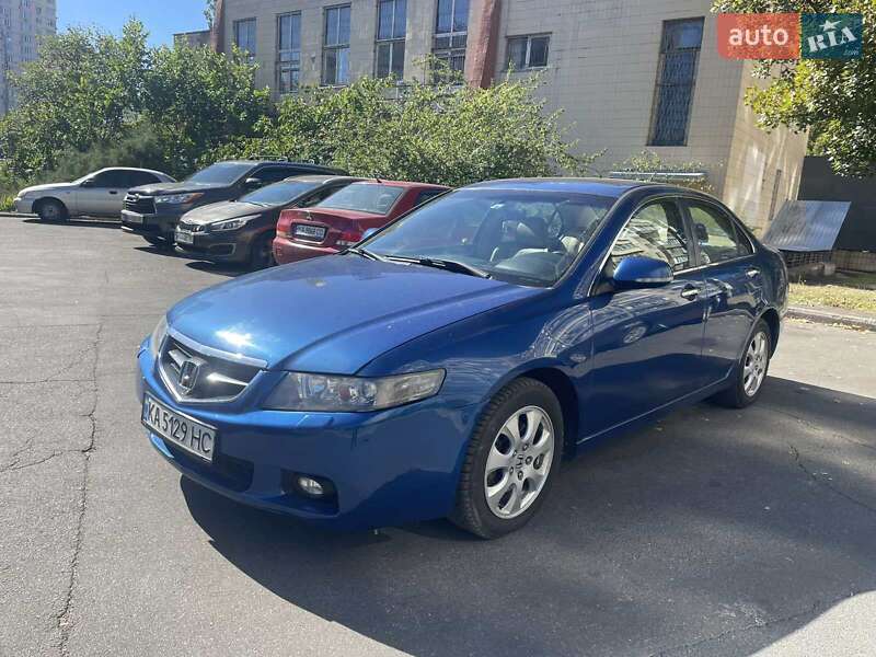Седан Honda Accord 2004 в Киеве