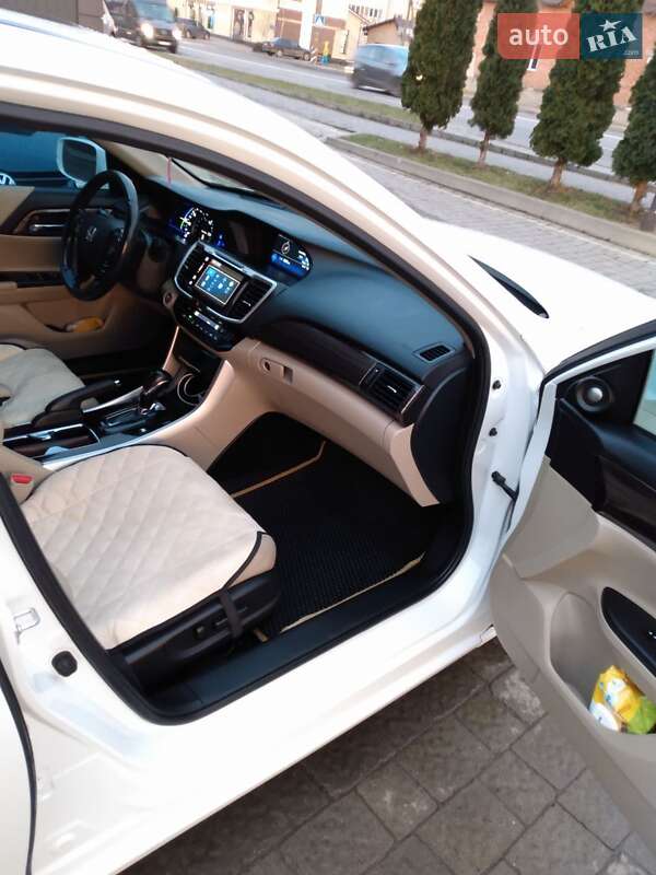 Седан Honda Accord 2016 в Івано-Франківську