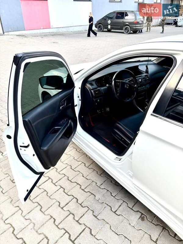 Седан Honda Accord 2017 в Самборе