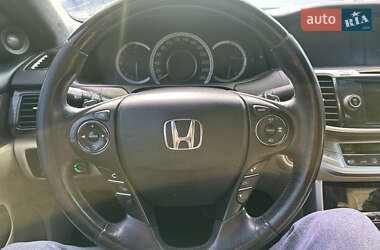 Седан Honda Accord 2013 в 