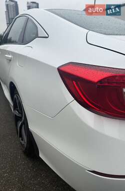 Седан Honda Accord 2022 в 
