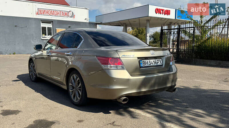 Седан Honda Accord 2008 в Килии