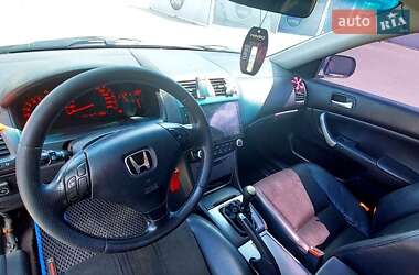 Седан Honda Accord 2004 в 