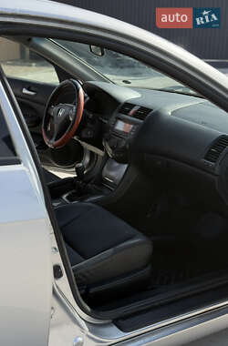 Универсал Honda Accord 2006 в 