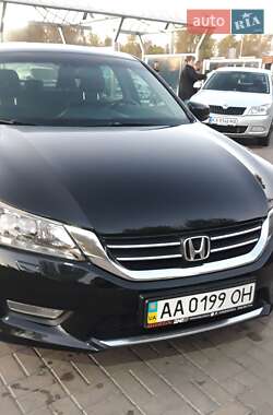 Седан Honda Accord 2013 в Киеве