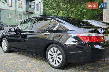Седан Honda Accord 2014 в 