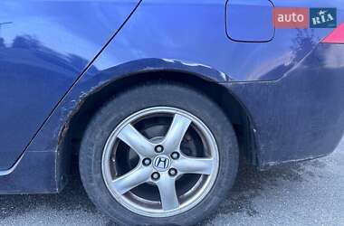 Седан Honda Accord 2004 в 