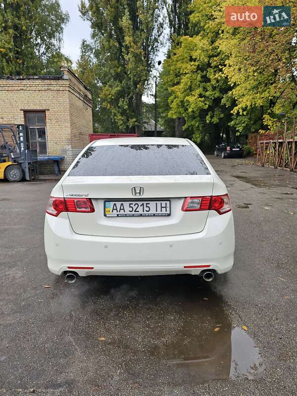 Седан Honda Accord 2010 в Киеве