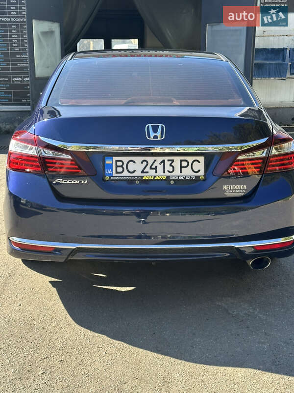 Седан Honda Accord 2016 в Львові
