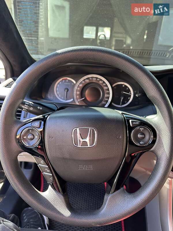 Седан Honda Accord 2016 в Львові