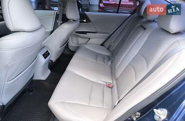 Седан Honda Accord 2015 в 