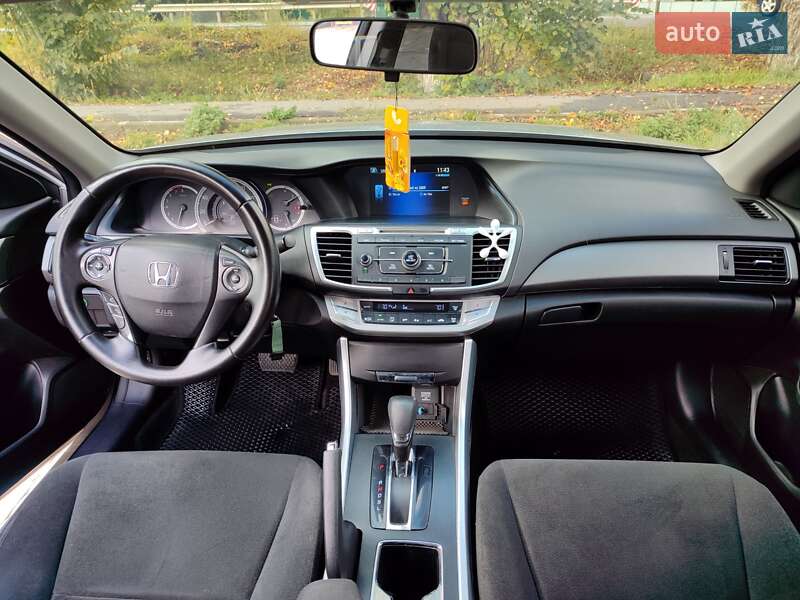 Седан Honda Accord 2013 в Тульчине