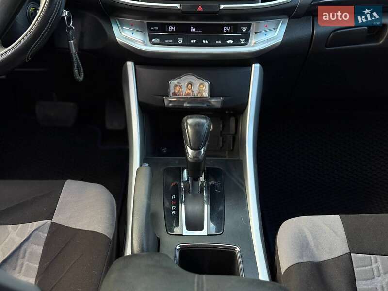 Седан Honda Accord 2015 в Кривому Розі