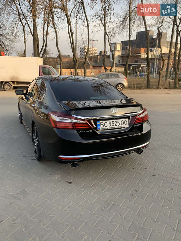 Седан Honda Accord 2016 в Львові