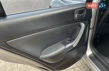 Седан Honda Accord 2003 в  фото 12 Седан Honda Accord 2003 в