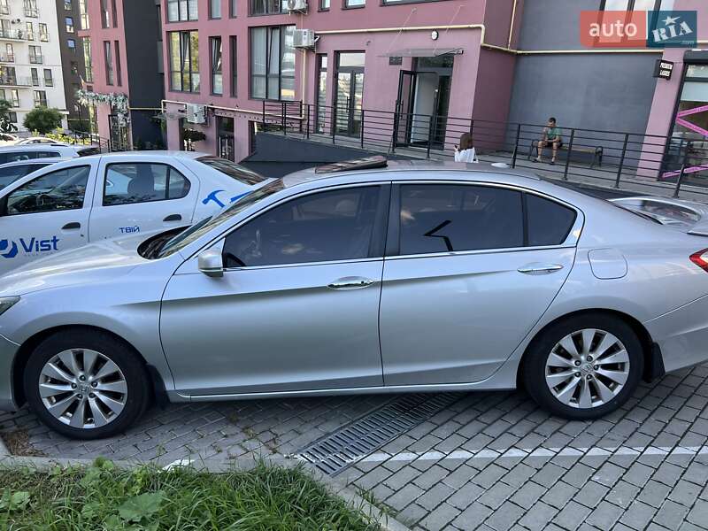 Седан Honda Accord 2013 в Львове