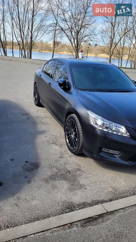 Седан Honda Accord 2013 в Києві