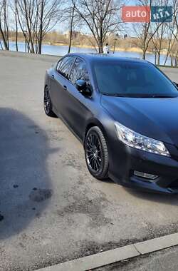 Седан Honda Accord 2013 в 
