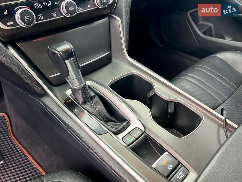 Седан Honda Accord 2018 в Львові