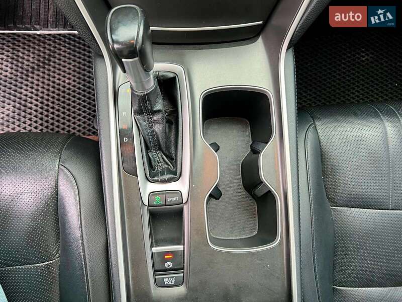 Седан Honda Accord 2018 в Львові