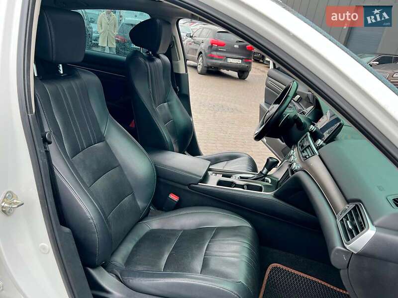 Седан Honda Accord 2018 в Львові