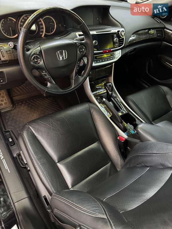 Седан Honda Accord 2013 в Києві