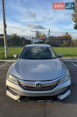Седан Honda Accord 2016 в Киеве