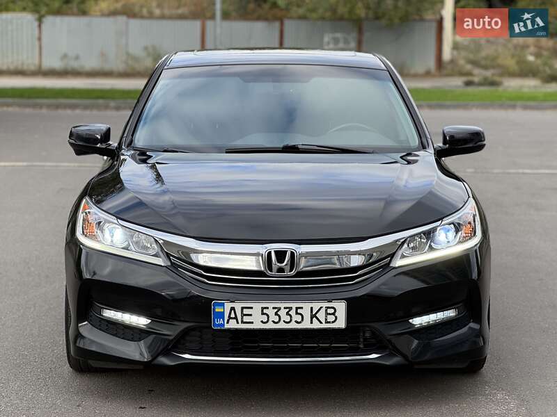 Седан Honda Accord 2015 в Днепре
